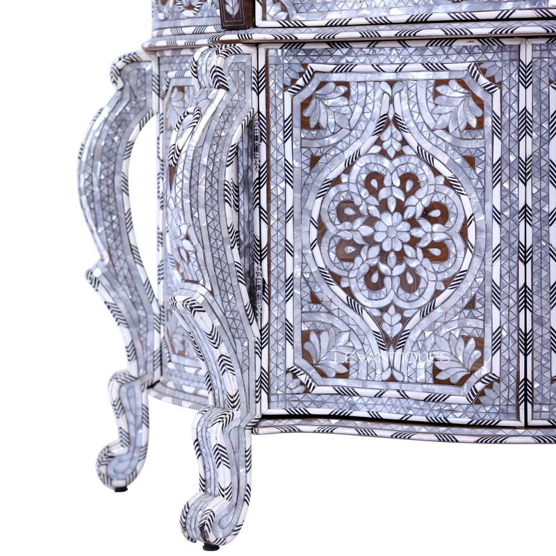 Moroccan style display cabinet for Islamic interior design y levantiques